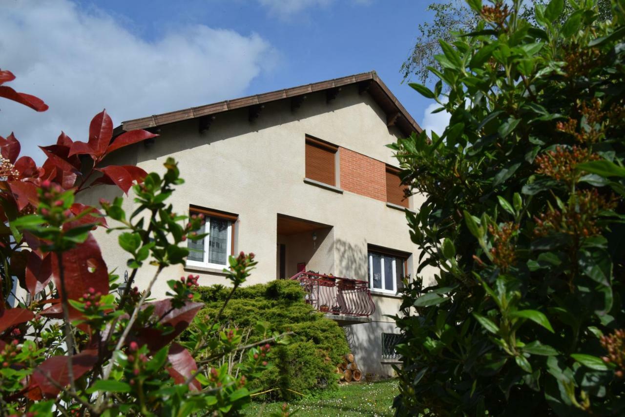 Le Nid De L'Ecureuil Acomodação com café da manhã Brens  Exterior foto